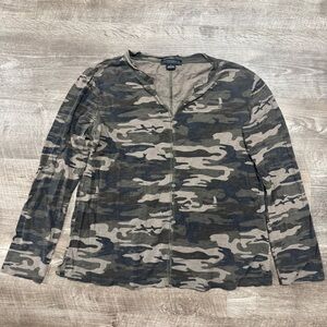 Sanctuary Camo Long Sleeve Shirt Split Neck Line Size Large